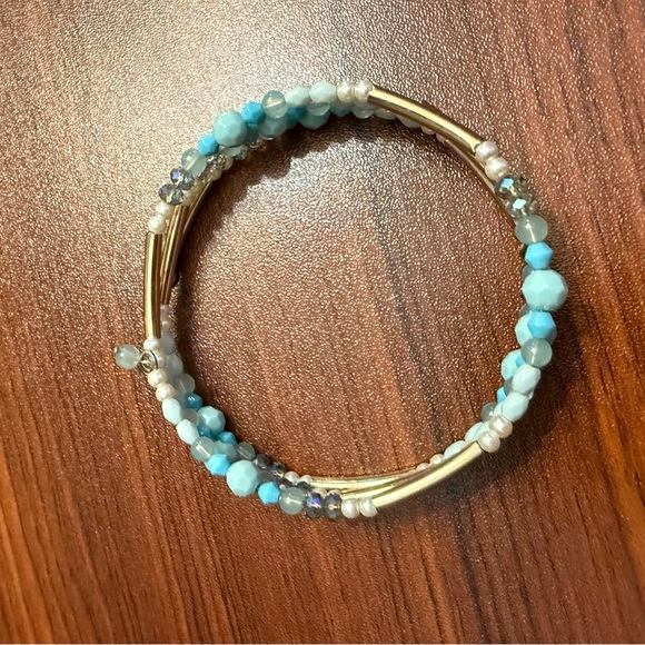 Avon Gold and Blue Multi-Bead Bracelet - Picture 2 of 3